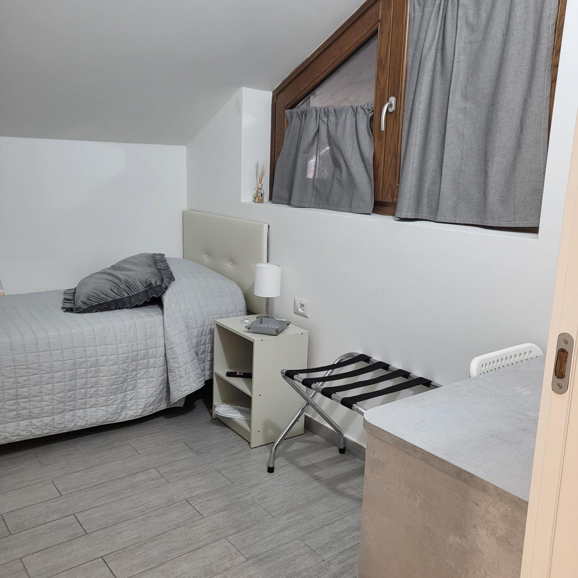 Illuvia Affitto Camere Корнаредо Номер фото